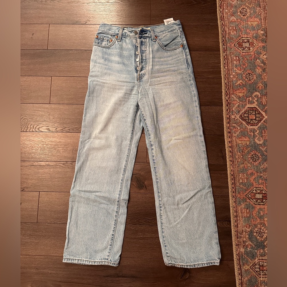 Levi’s straight leg jean!
